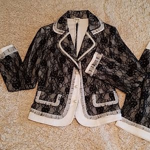 Caché 2 piece elegant suit